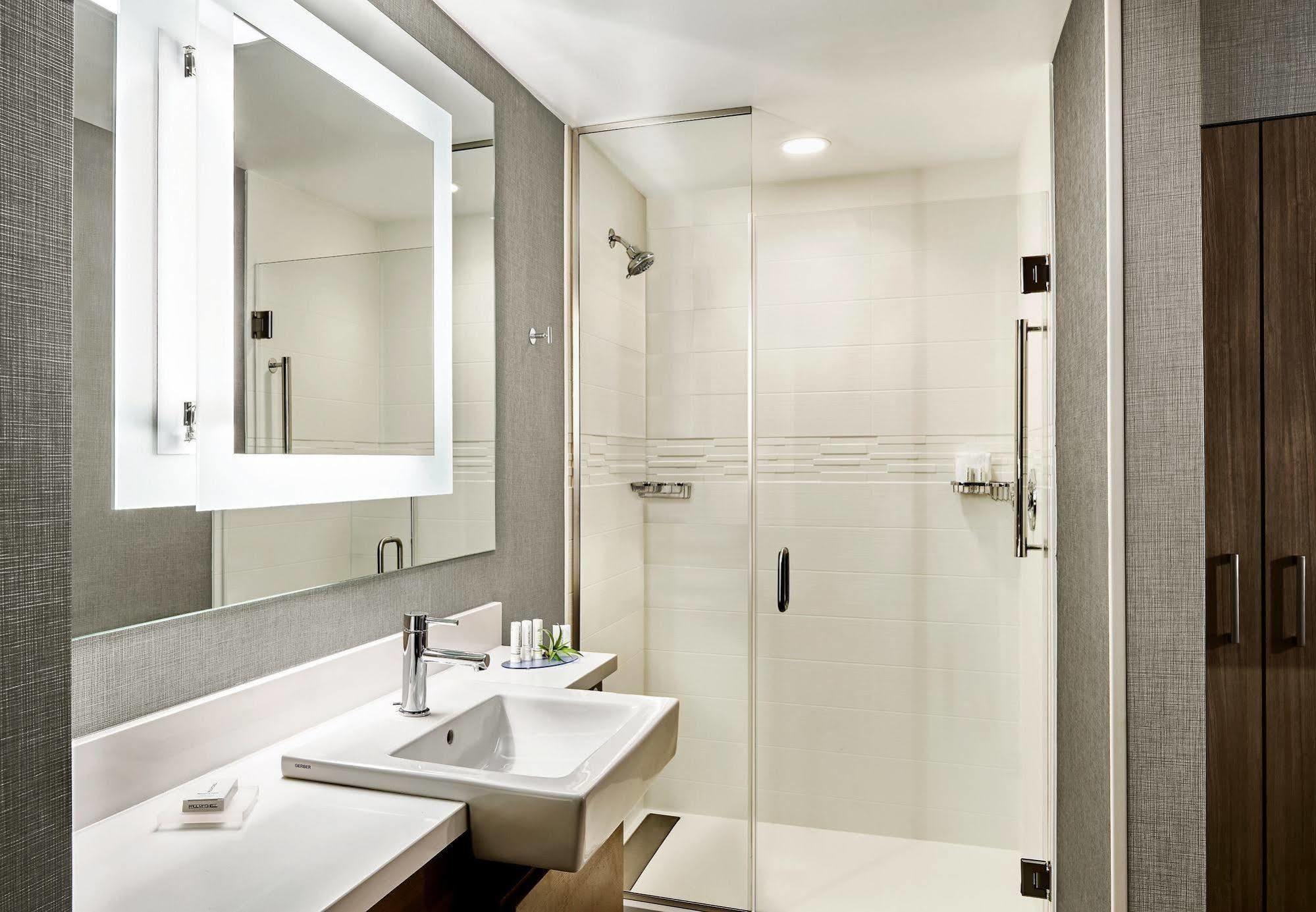 Springhill Suites By Marriott Huntington Beach Orange County Exterior photo