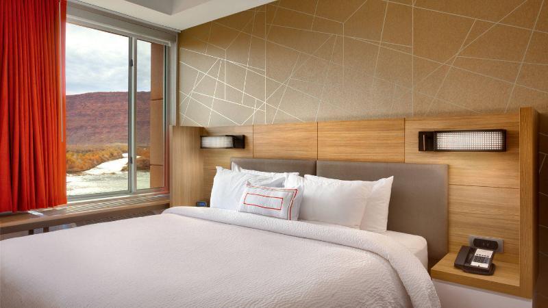 Springhill Suites By Marriott Huntington Beach Orange County Exterior photo